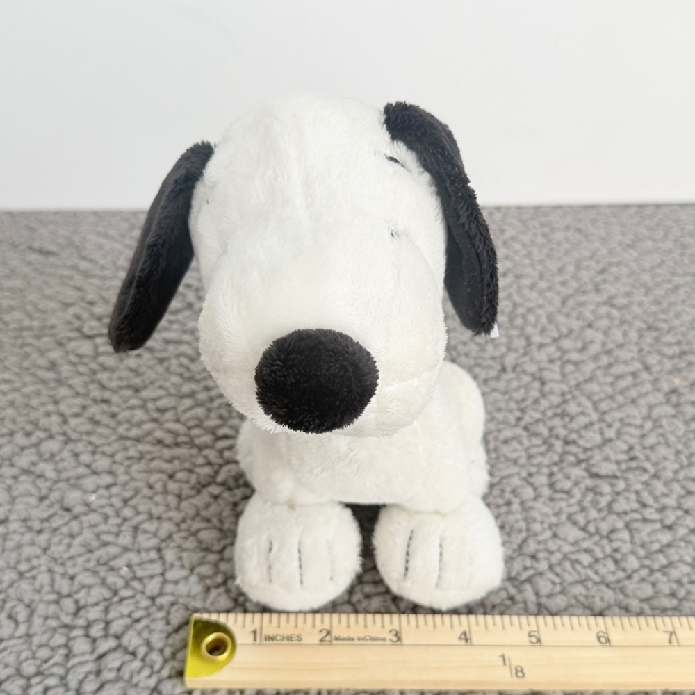 Peanuts Snoopy Plush Toy  8" White New Cedar Fair Exclusive Dog Stuffed Animal